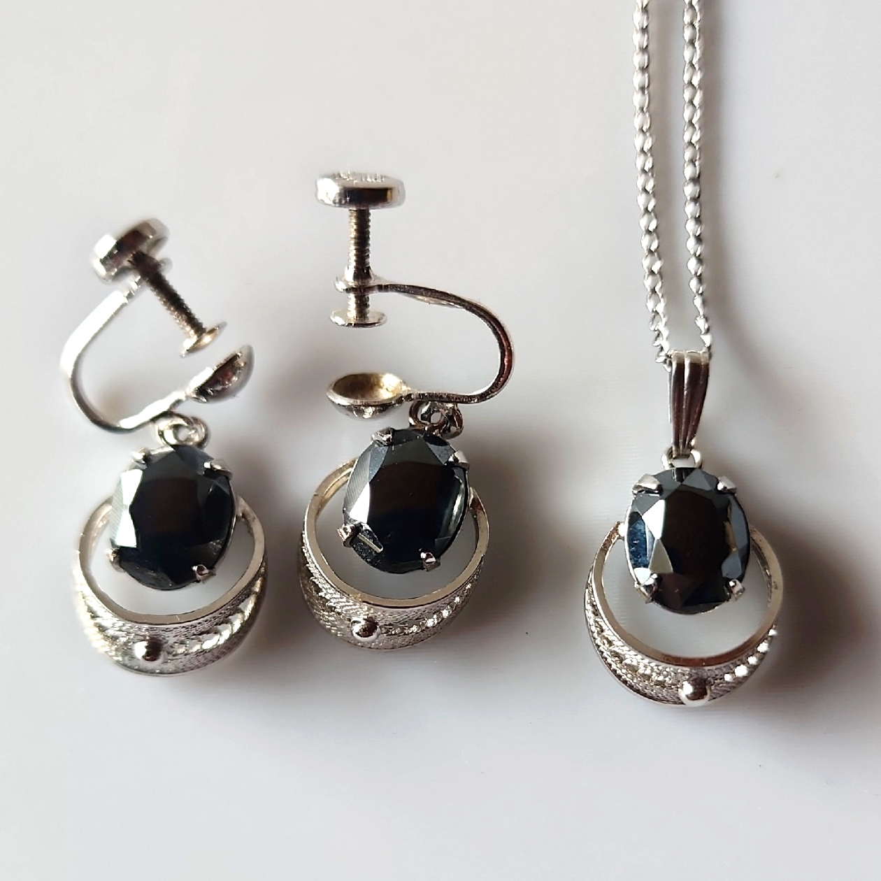 Elegant Sterling Silver Necklace And Earring Set